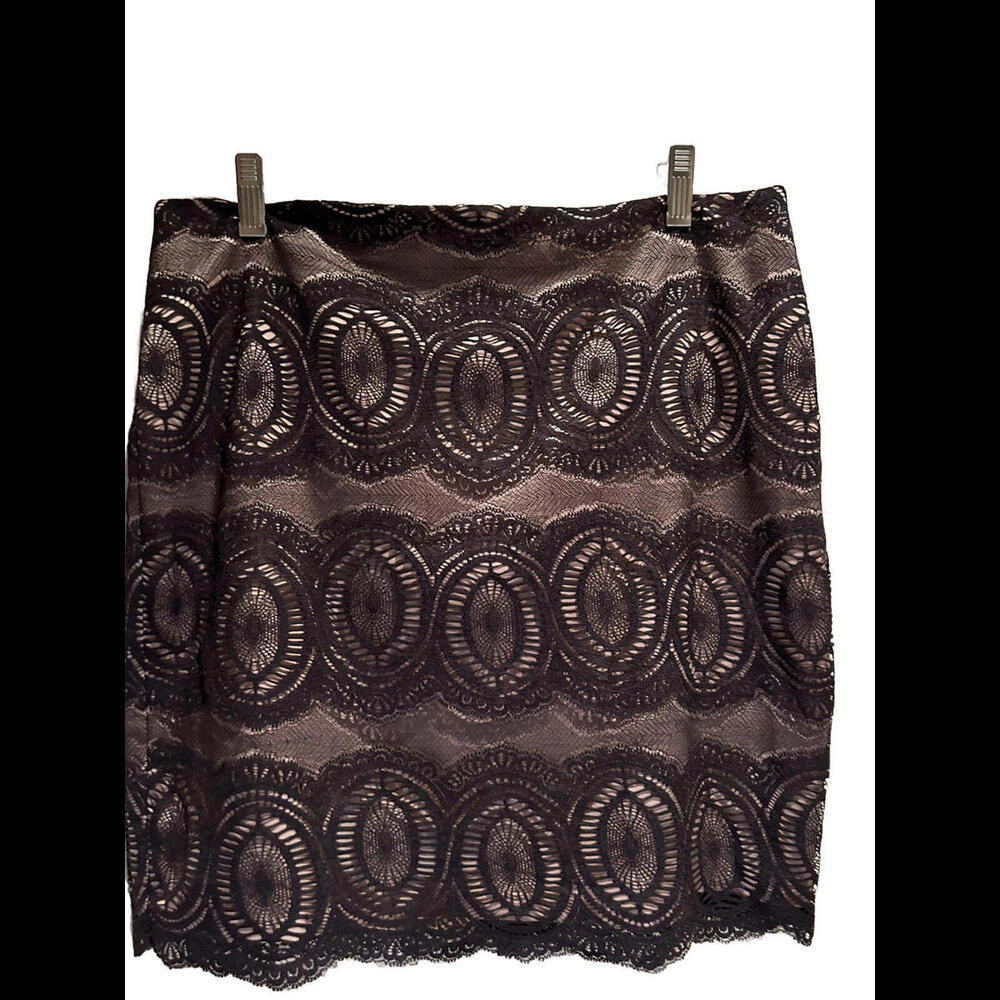 💃🖤Cache Skirt Womens Size 8 Black Floral Lace Overlay Lined